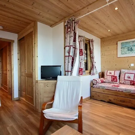 Renove Pour 4 Pers. Avec Acces Direct Aux Pistes A Plagne Centre - Fr-1-455-77 * La Plagne