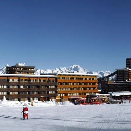 Renove Pour 4 Pers. Avec Acces Direct Aux Pistes A Plagne Centre - Fr-1-455-77 * La Plagne