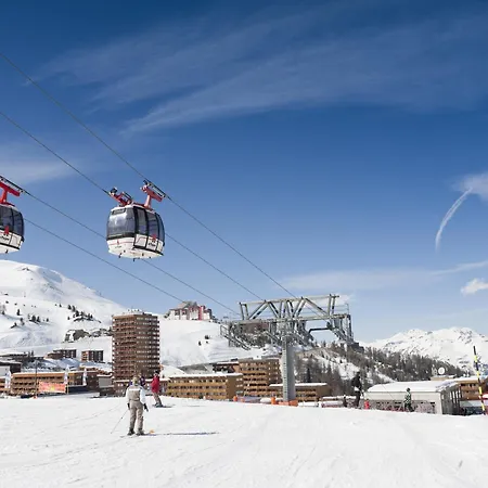 Apartment Renove Pour 4 Pers. Avec Acces Direct Aux Pistes A Plagne Centre - Fr-1-455-77 *
